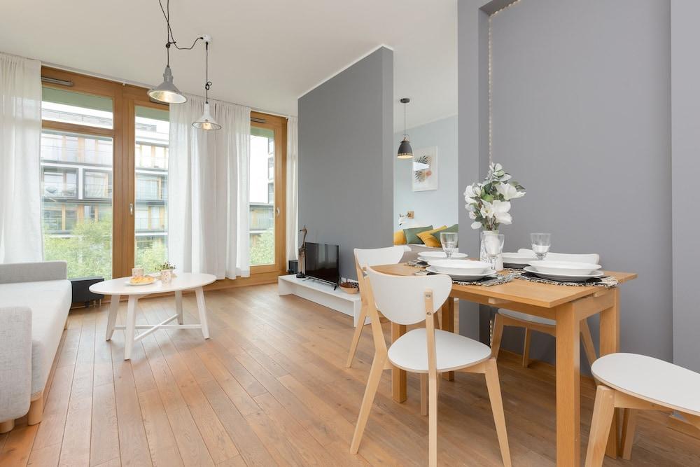 Kolejowa Studio Warsaw by Renters