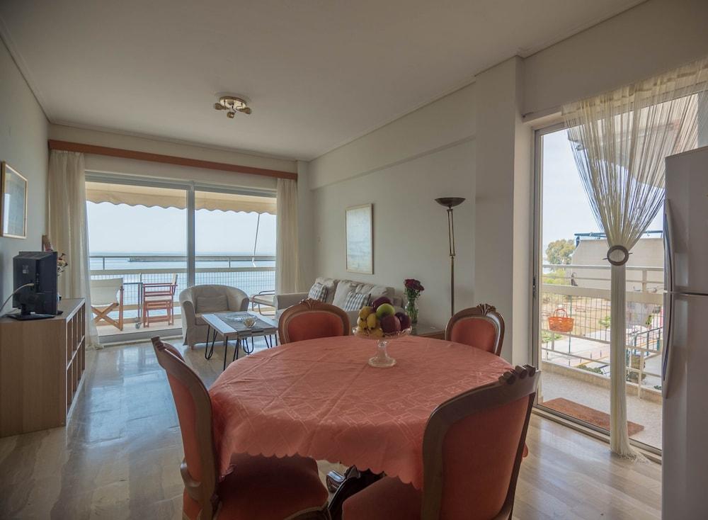 Seafront Apartment Grace