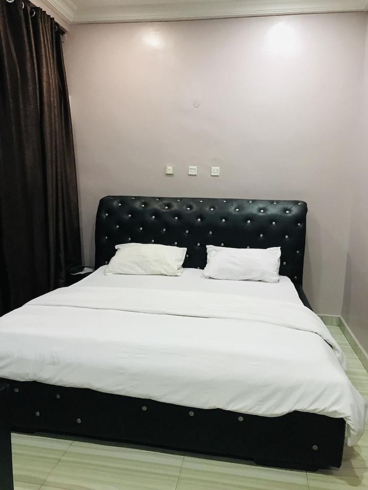 T Golden Villa Hotel