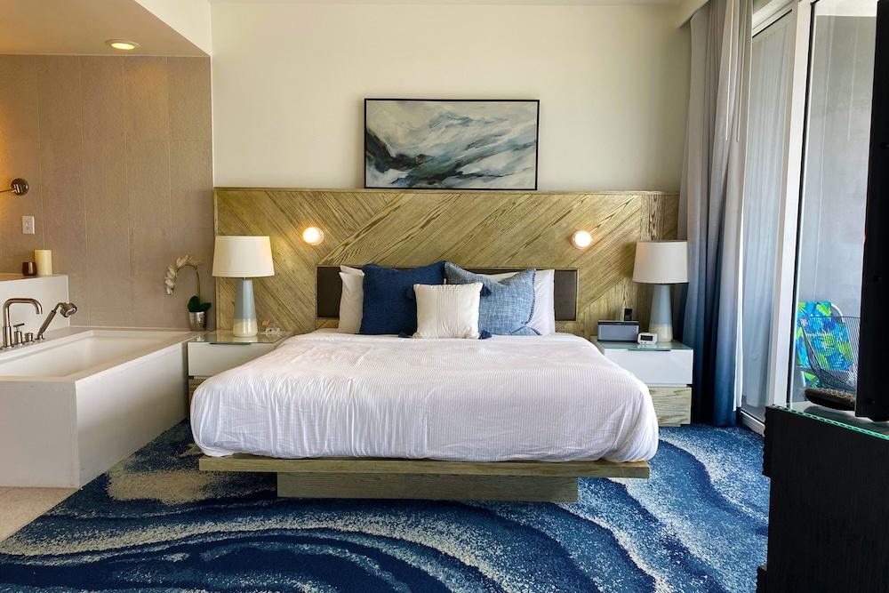 OneLuxStay at W Residences