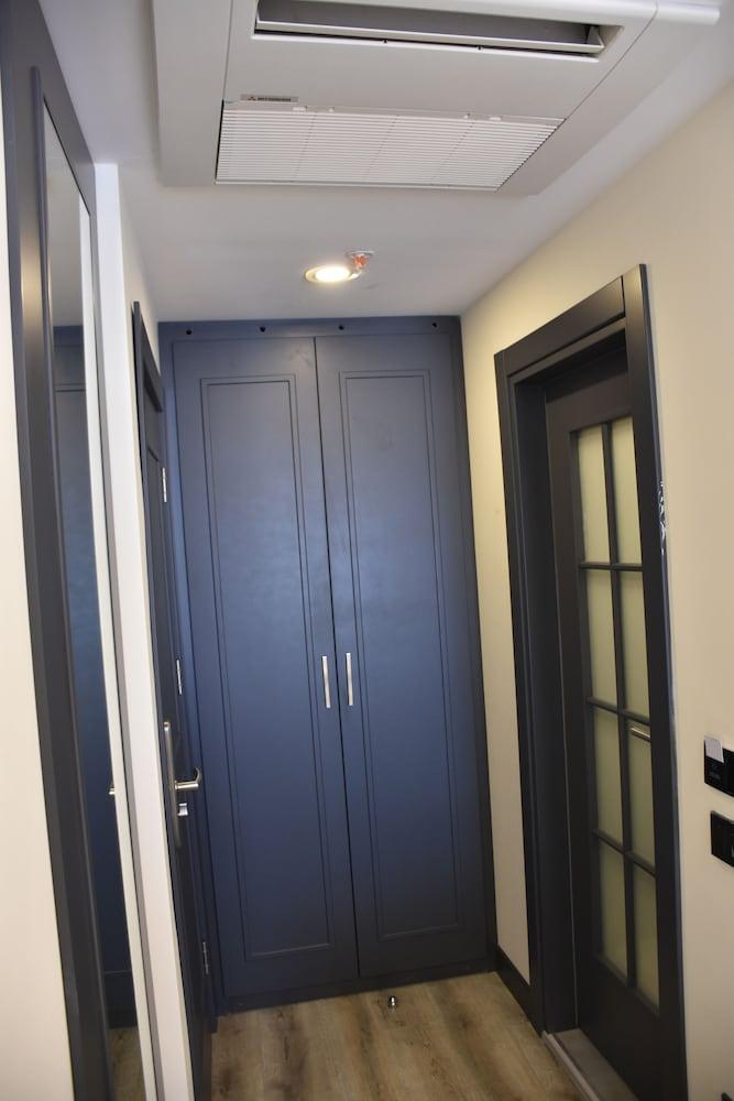 Shishly Palace Hotel