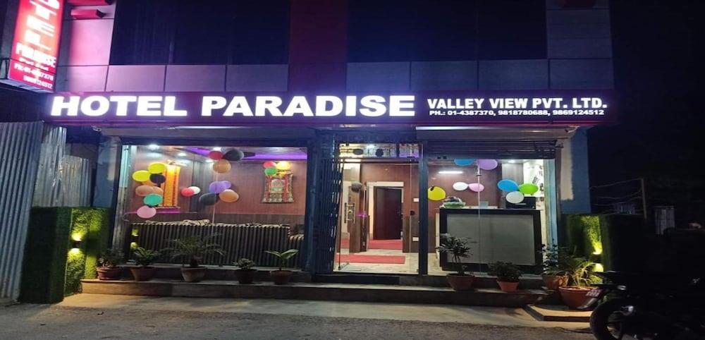 MeroStay  140 Hotel Paradise