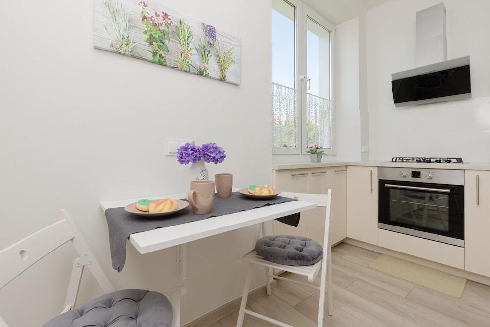 Sunny Studio Raclawicka by Renters