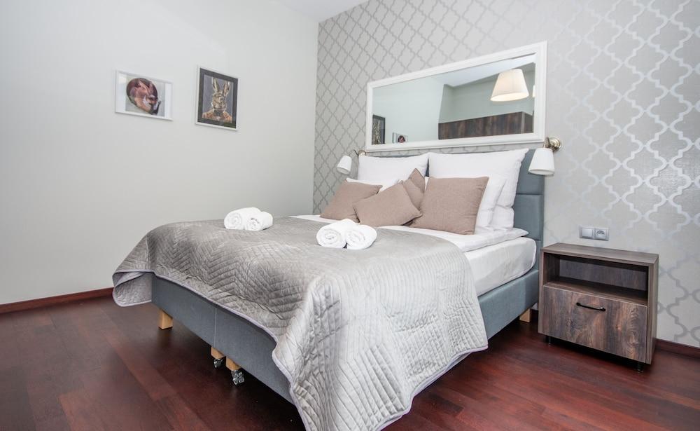 InPoint Old Town- Apartment with garden