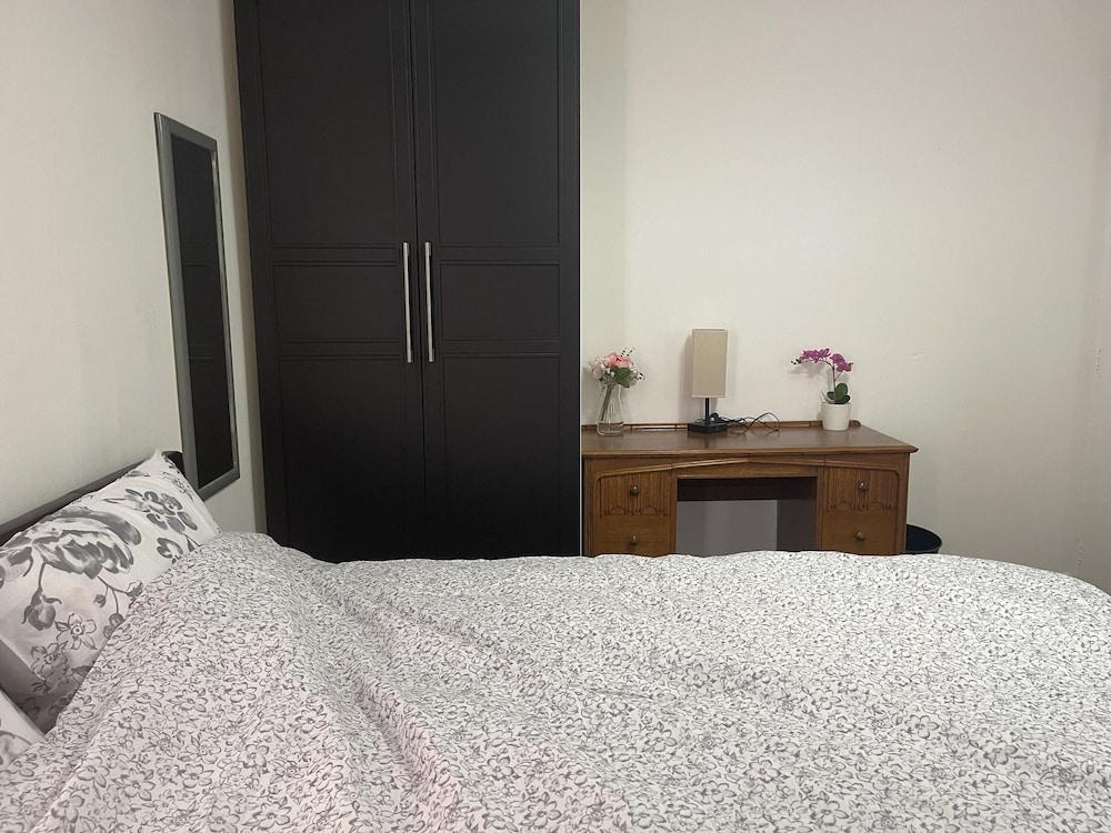 Inviting 2-bed Apartment Near Heathrow