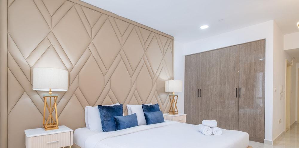 LUX  The Murjan Sea View Suite