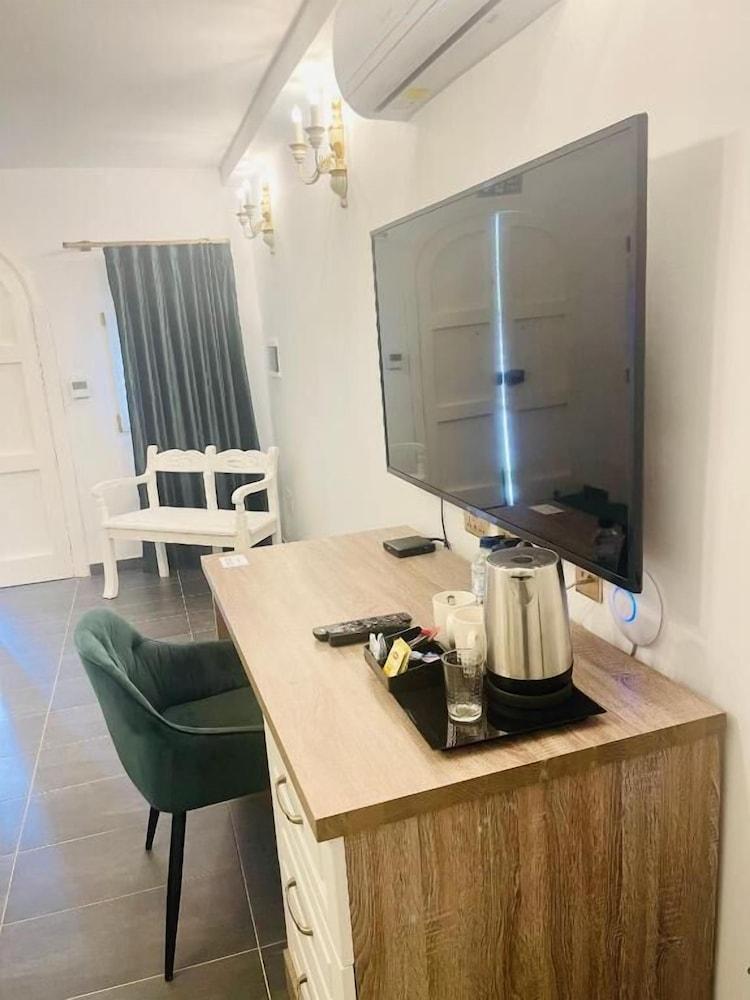 The Red Farm Relais & Spa