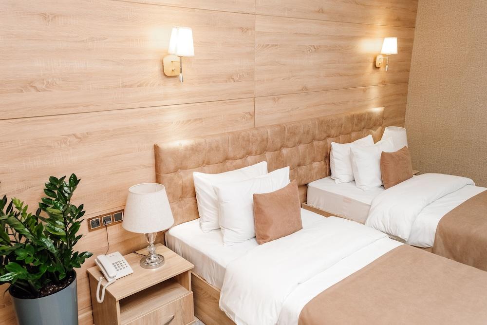 Central Palace Halal Hotel