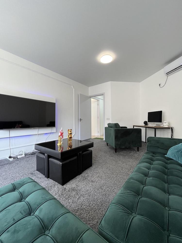 Charming 1-bed Apartment in Tbilisi