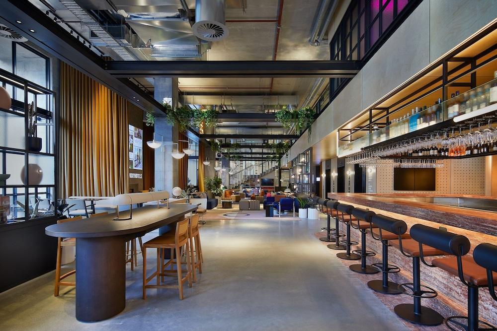 Moxy Sydney Airport