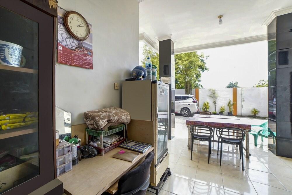 OYO 90751 Graha Sei Batugingging