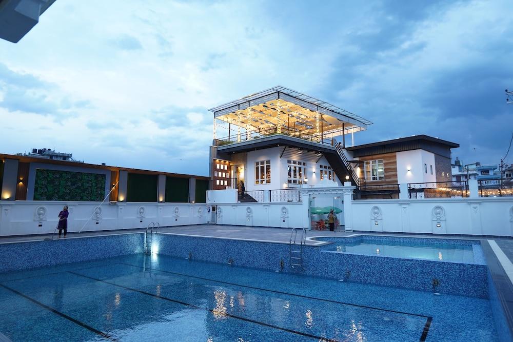 Lotus Shine N Amenities