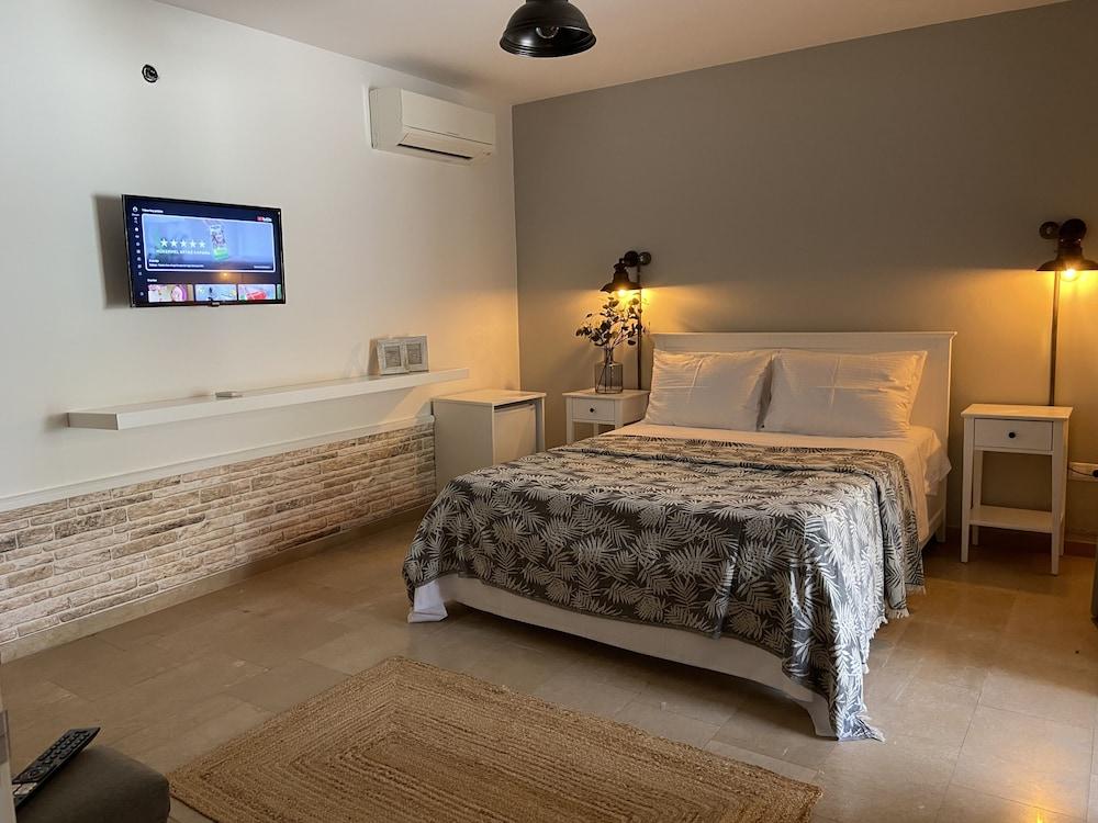 Alaçatı Moonbox Hotel