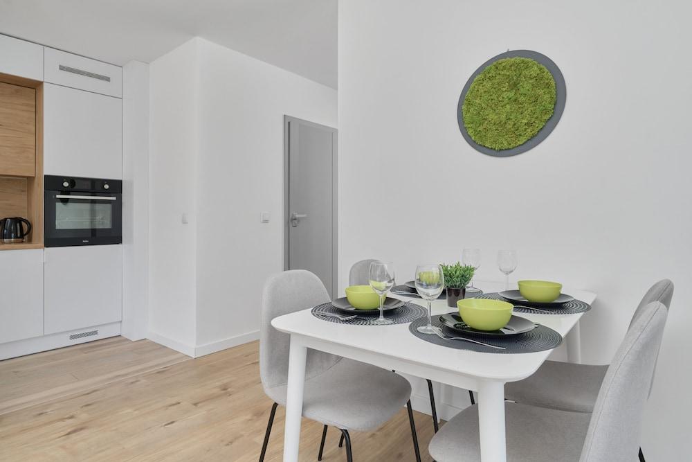 Riverside Apartment & Parking by Renters