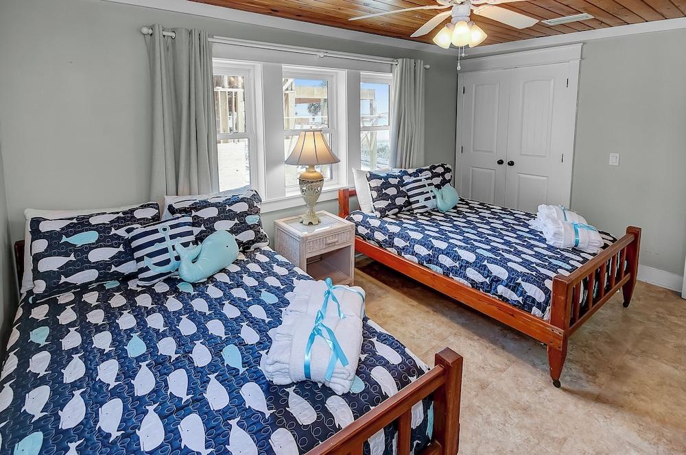 13403 Oleander Dr - Mermaid's Dream