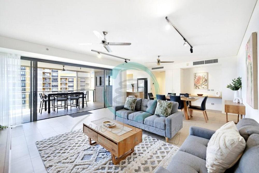 ZEN OCEANIA - 2 Bedroom Ocean View