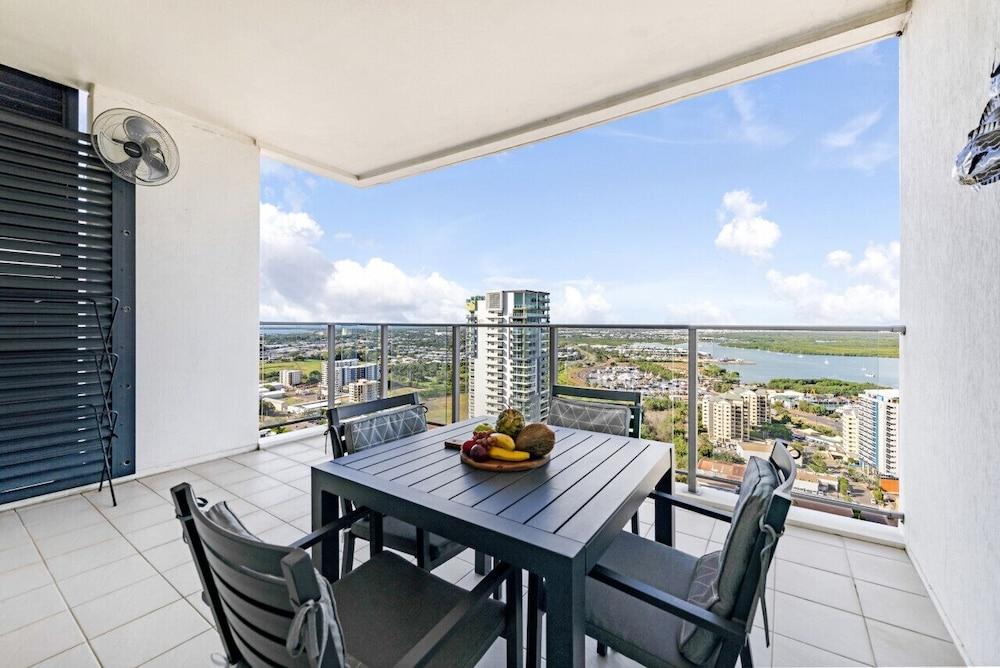 ZEN SEA VIEW - 2 Bedroom Penthouse