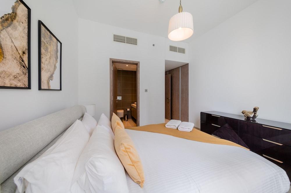 EDEN'S Homes & Villas - LIV Residence