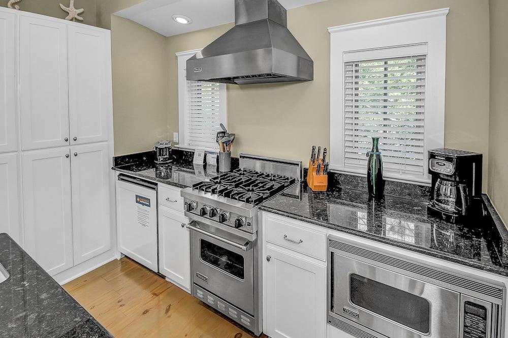 45 Founders Ct - Almost Heaven Carriage House