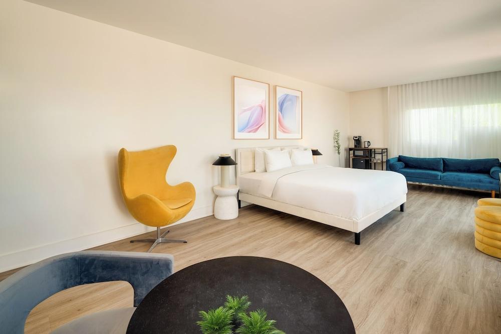 Kenmore Village Hotel, South Beach