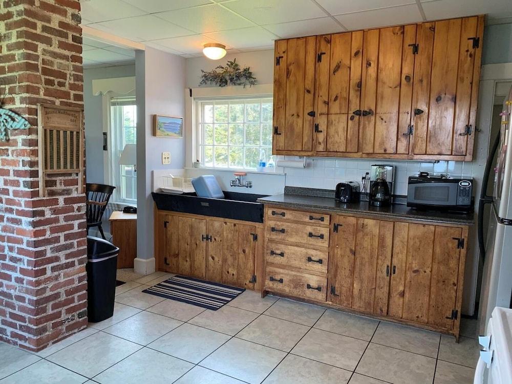 Geary House at Fifield Point