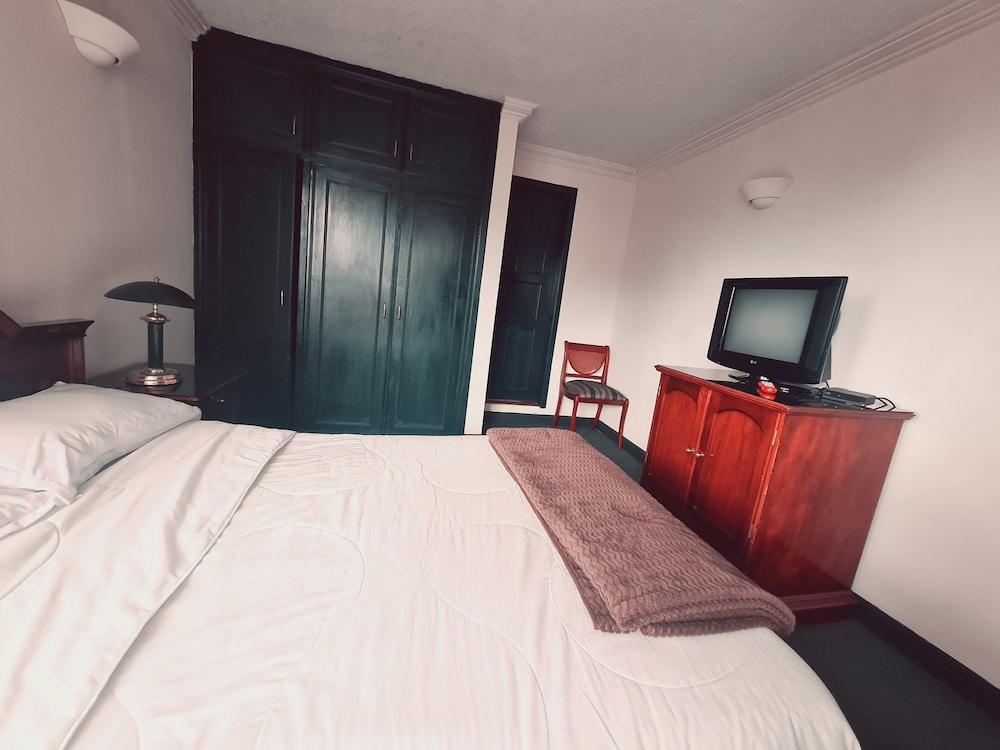 Hotel & Suites Gonsalez Suarez Quito