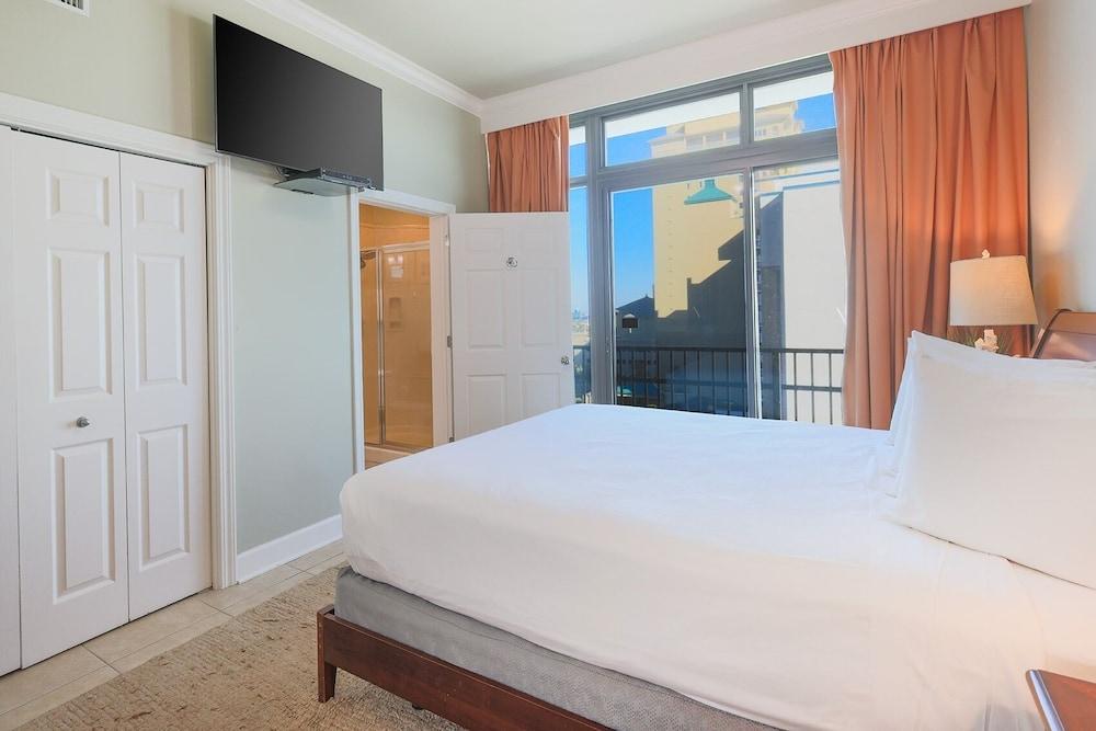 Phoenix West 609 4 Bedroom Condo