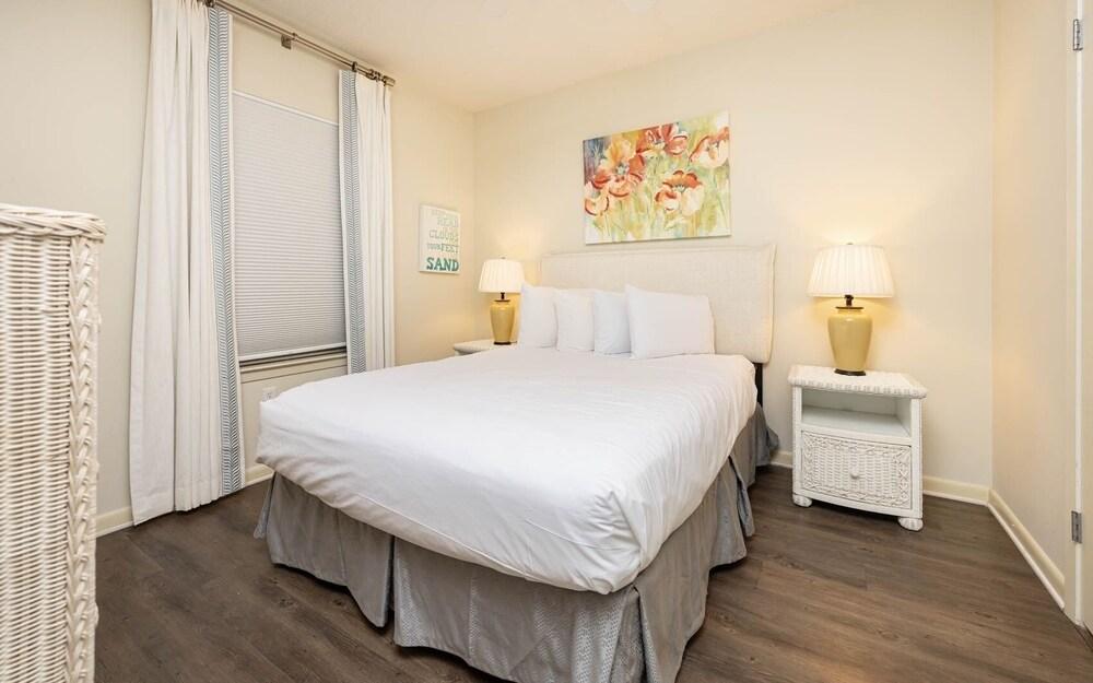 Phoenix X 709 3 Bedroom Condo