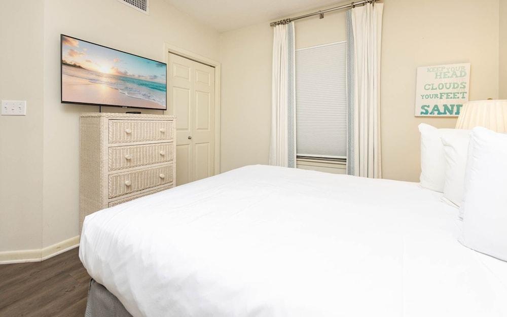 Phoenix X 709 3 Bedroom Condo