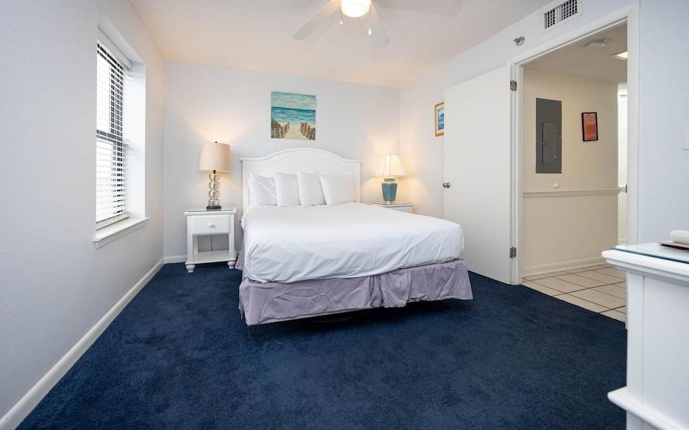 Phoenix Vii 7417 3 Bedroom Condo