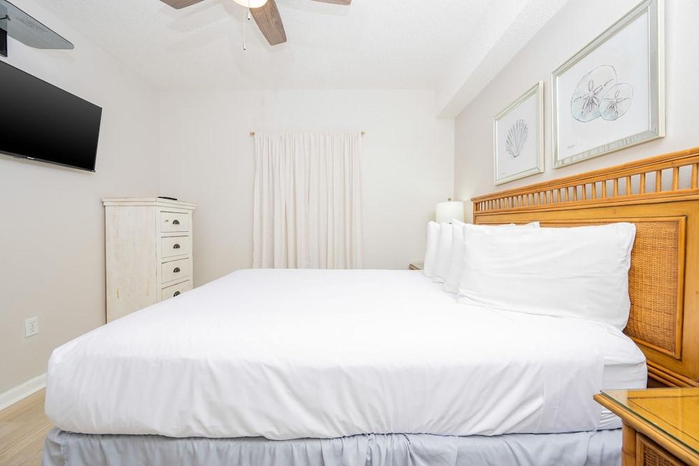 Phoenix X 1017 3 Bedroom Condo