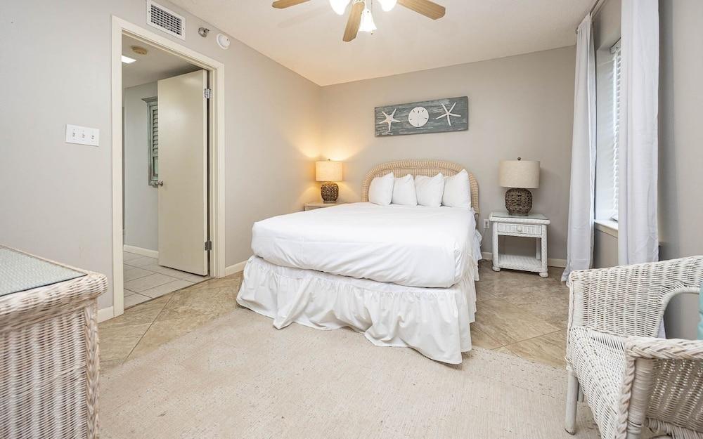 Phoenix V 201 3 Bedroom Condo