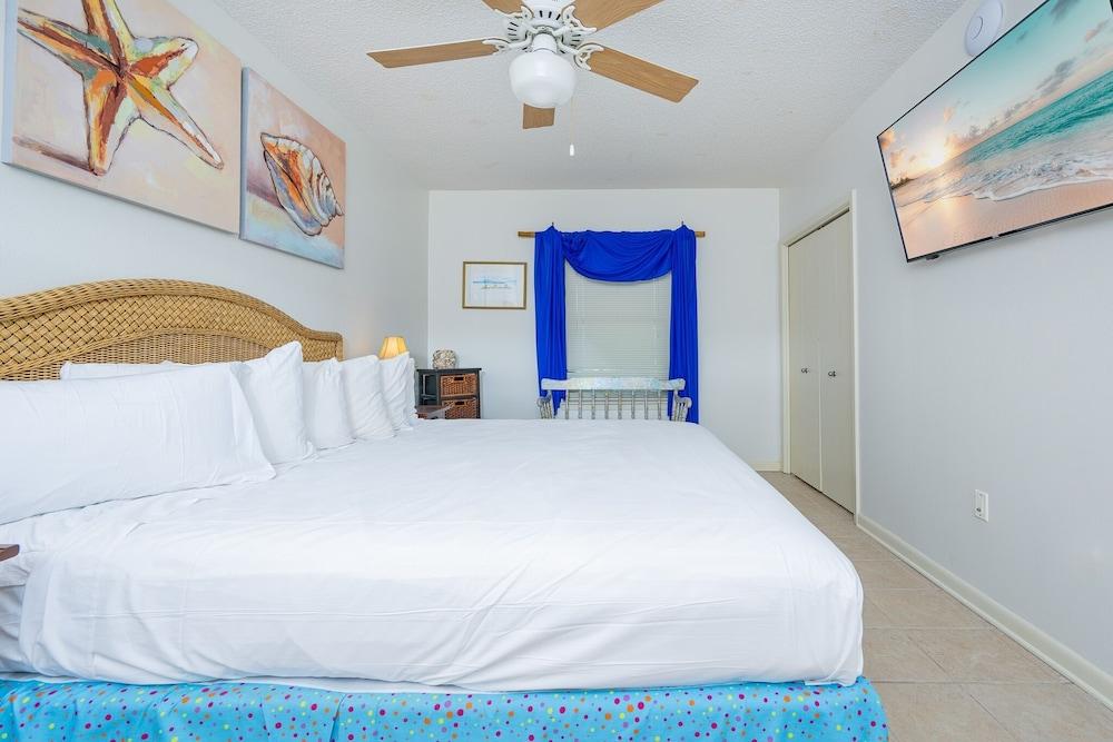 Phoenix X 404 3 Bedroom Condo