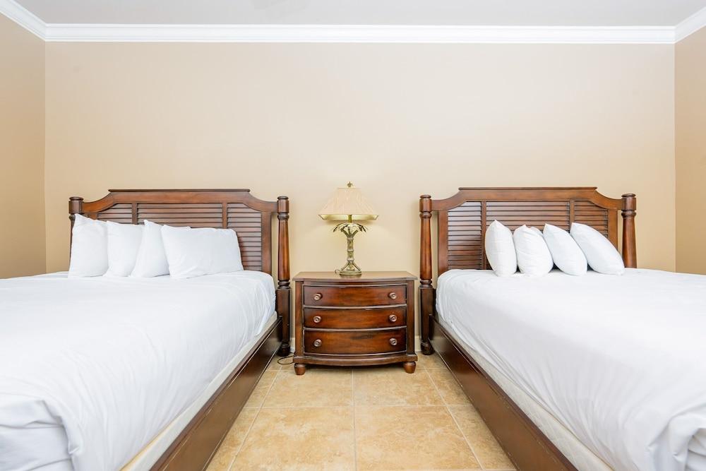 Phoenix West 2204 3 Bedroom Condo