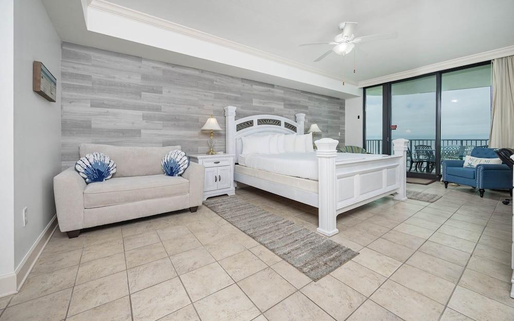 Phoenix Ix 1105 3 Bedroom Condo