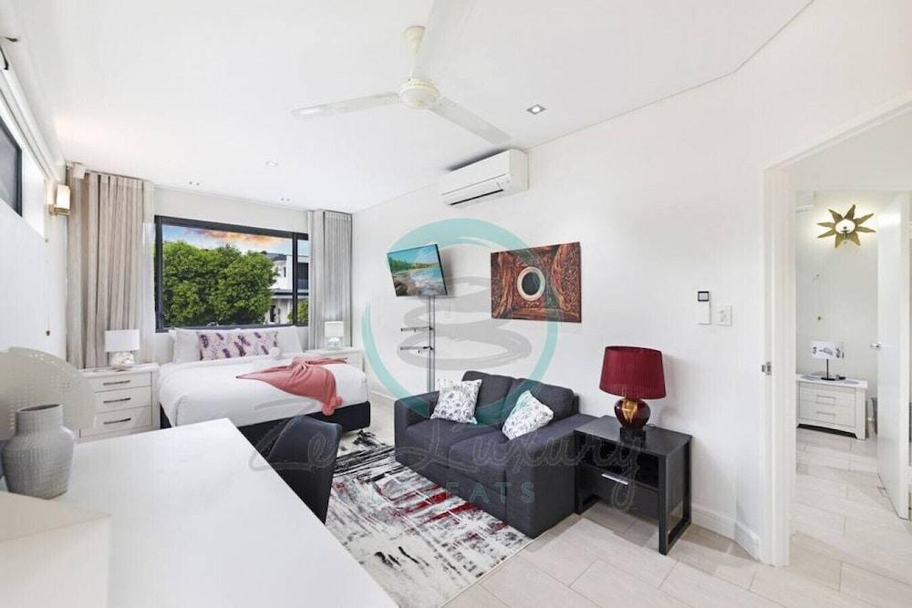 ZENLUX INFINITY - 4BR with Private Pool