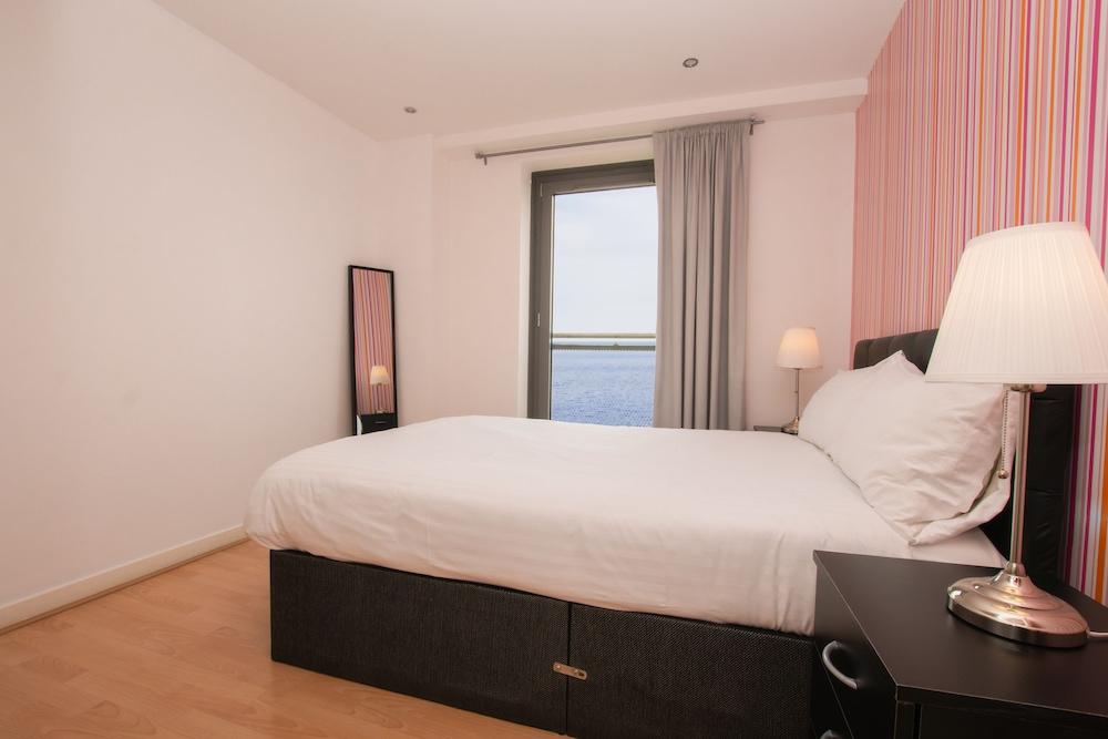 Blue Harbour Apartments