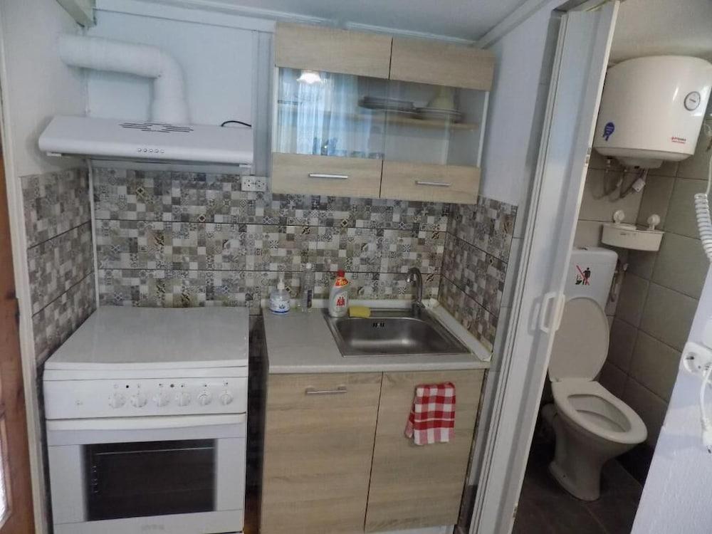 VS studios Triple Room with Bathroom