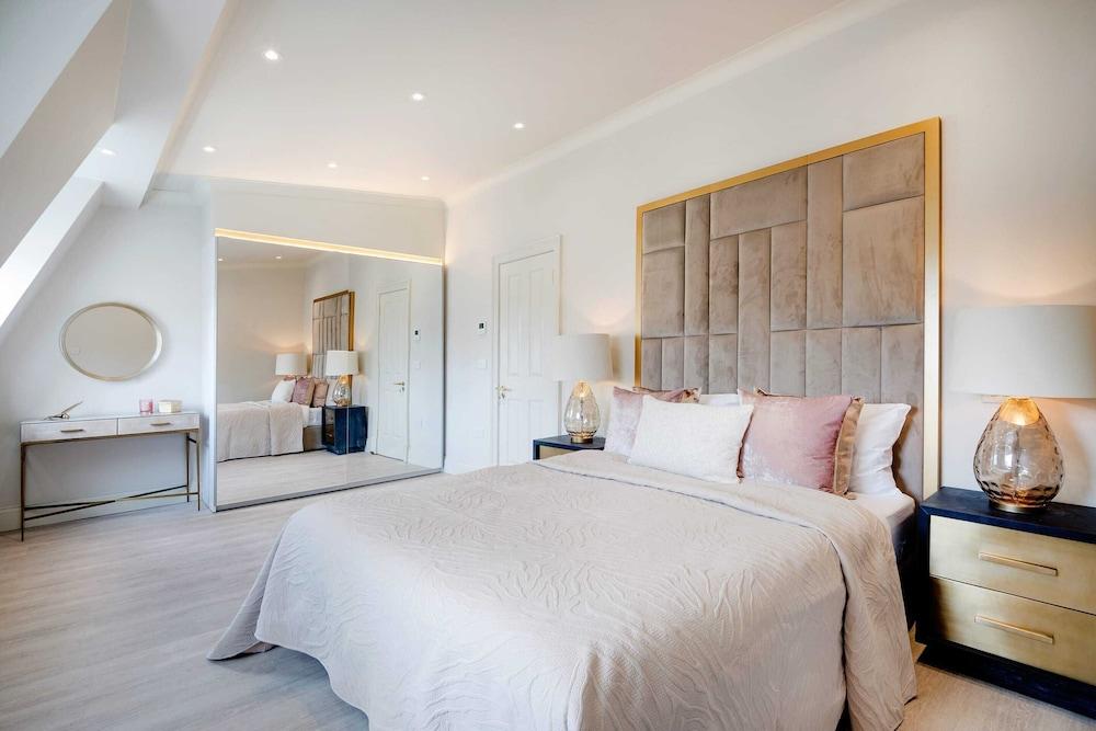 Marble Arch Suite 4-hosted by Sweetstay