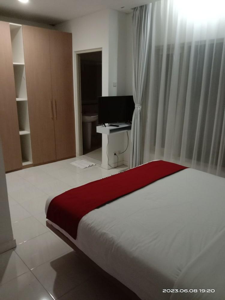 Poppies Senggigi Hostel