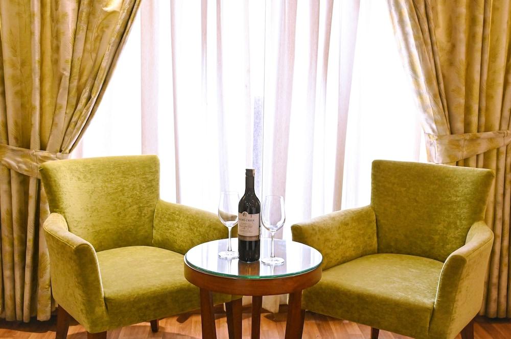 Foxoso Misty Oaks Resort