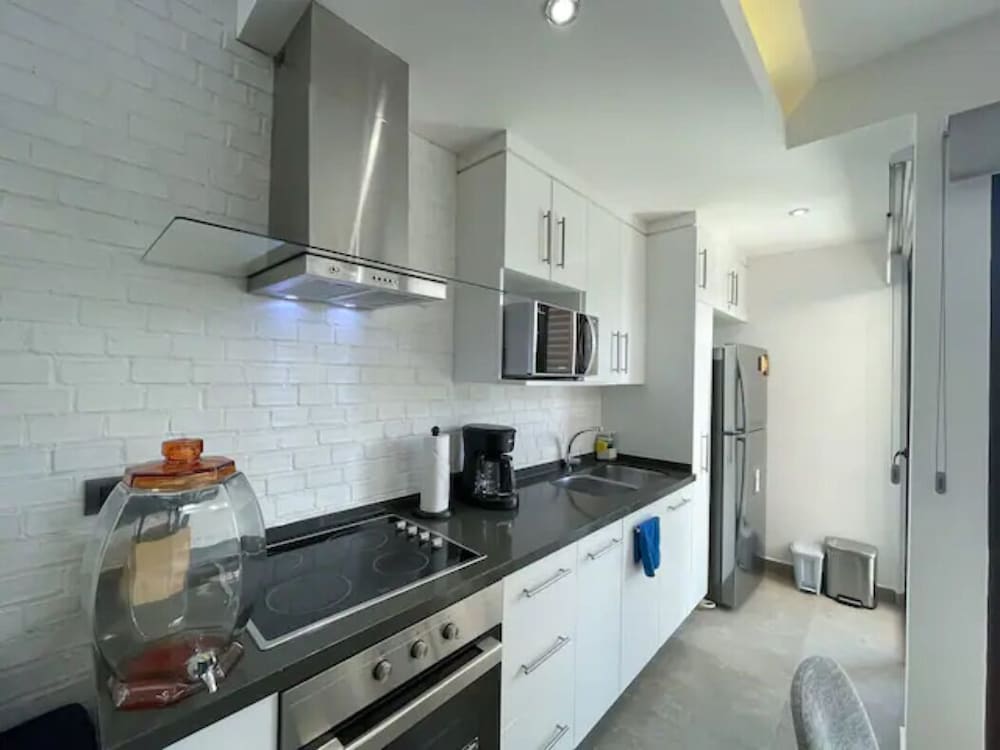 Akuti by Sandy Powerful