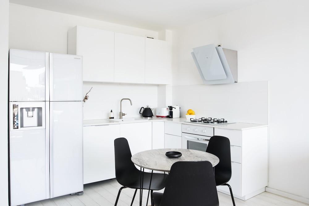 Beach House Style Condo & Pool