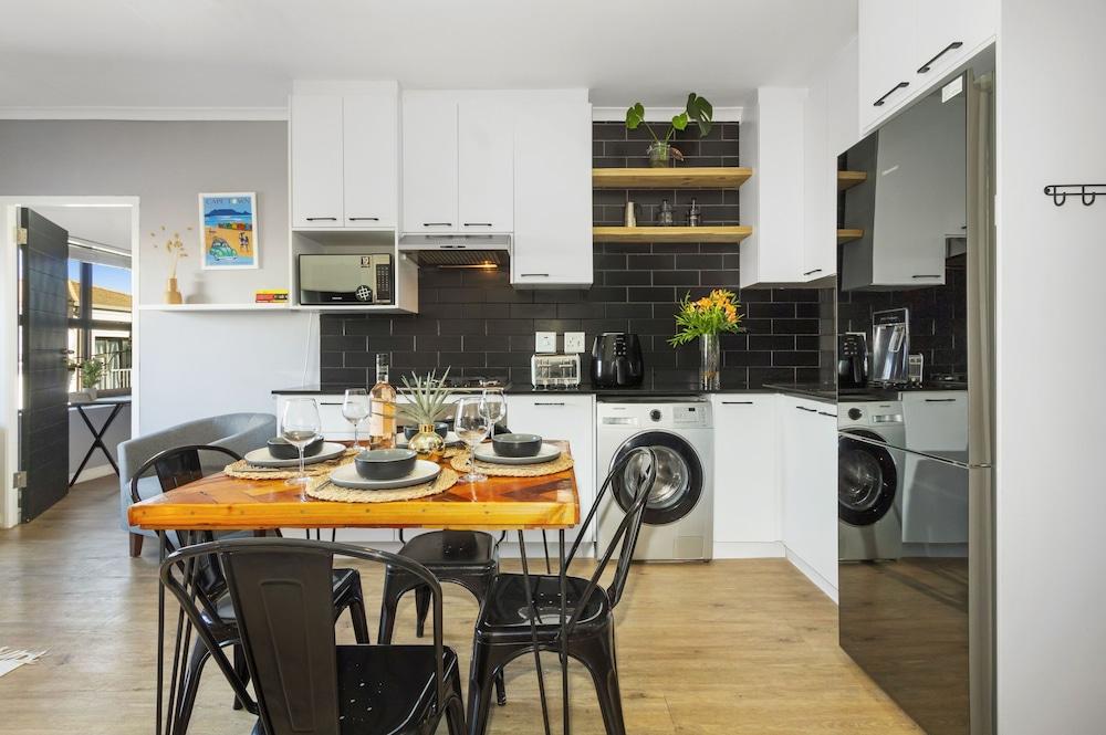 Cape on Porterfield 5