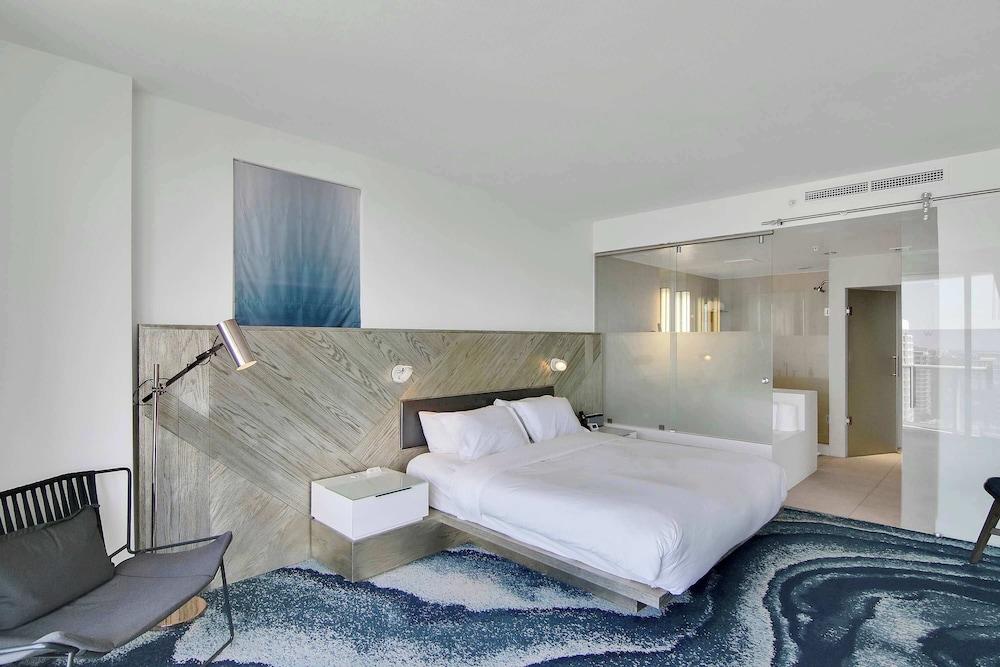 Sapphire Suite Beachfront, Gym + Pool!