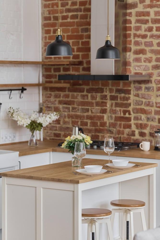 Spacious Apartment Saperów by Renters