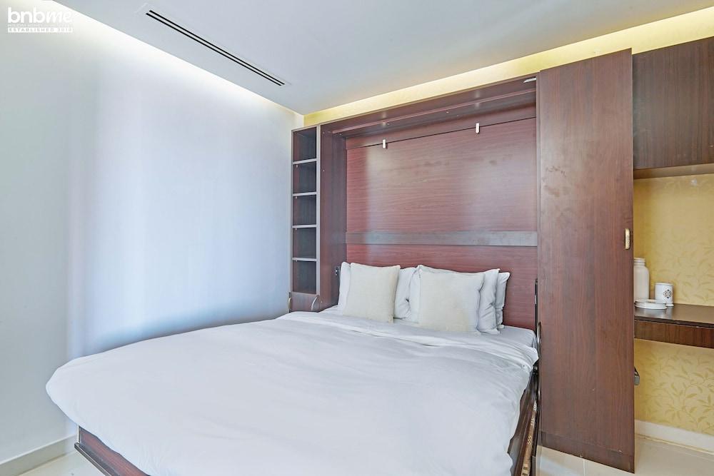 bnbme | U Bora Towers | 3 + Maids