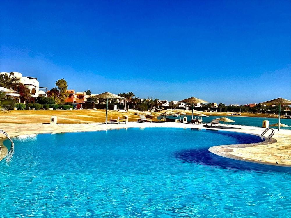 Blue Lagoon 2-bed Apartment El Gouna