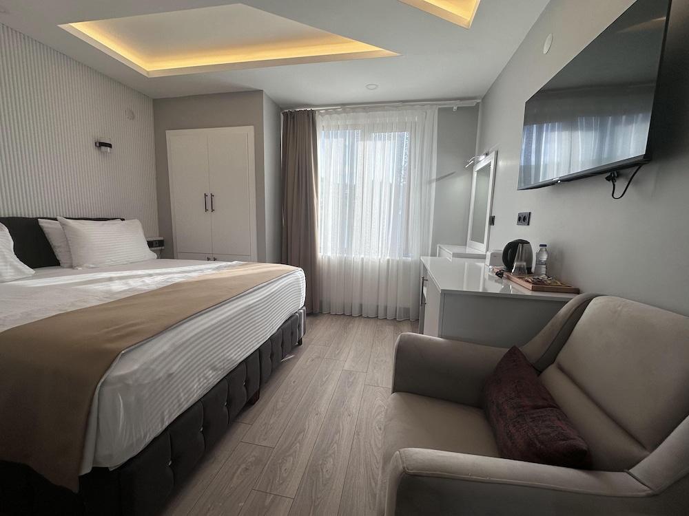 Beyaz Köşk Hotel & Cafe