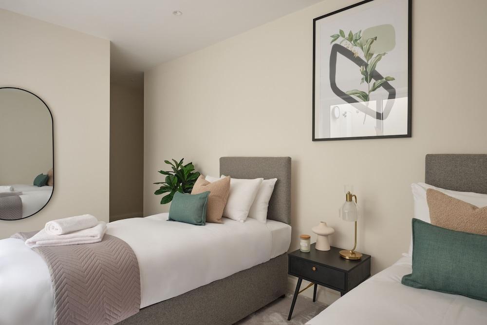 Fulham  Hestercombe House by Viridian Apartments